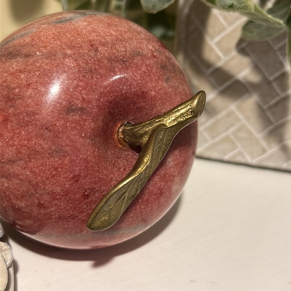 Apple Polished Stone  Paperweight - Picture 9 of 12